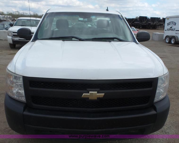 image for item K5186 2008 Chevrolet Silverado 1500 pickup truck