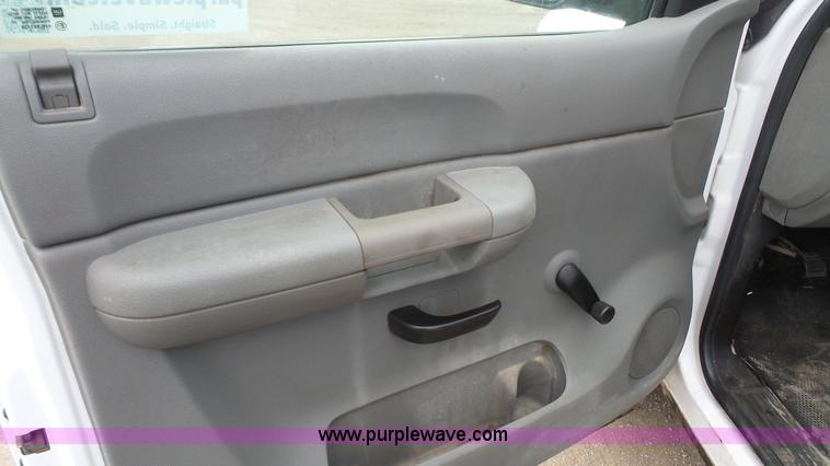 image for item K5186 2008 Chevrolet Silverado 1500 pickup truck