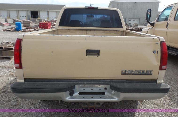 image for item K5195 1995 Chevrolet 1500 Ext. Cab pickup truck