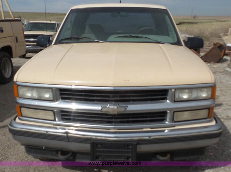 image for item K5195 1995 Chevrolet 1500 Ext. Cab pickup truck