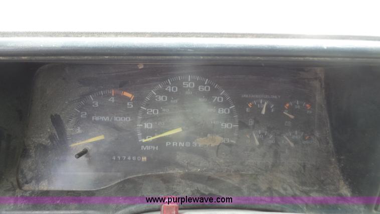 image for item K5195 1995 Chevrolet 1500 Ext. Cab pickup truck