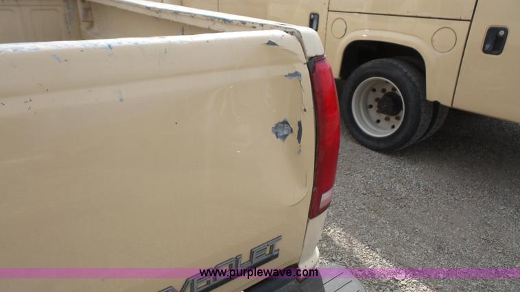 image for item K5195 1995 Chevrolet 1500 Ext. Cab pickup truck