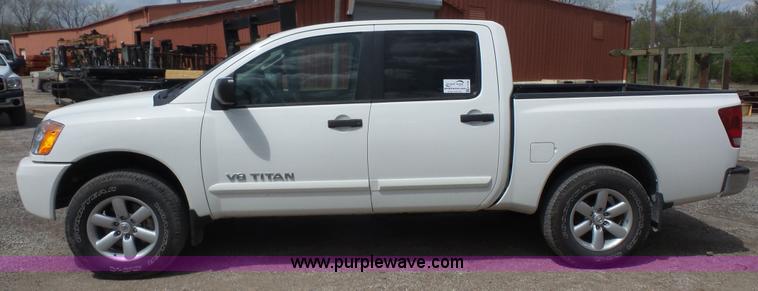 image for item K5196 2010 Nissan Titan Crew Cab pickup truck