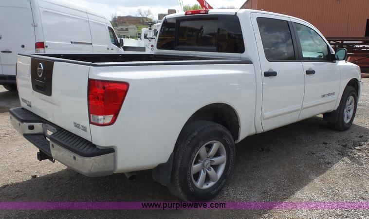 image for item K5196 2010 Nissan Titan Crew Cab pickup truck