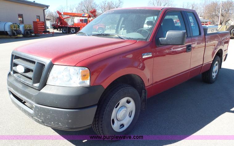 image for item K6925 2007 Ford F150 XLT SuperCab pickup truck