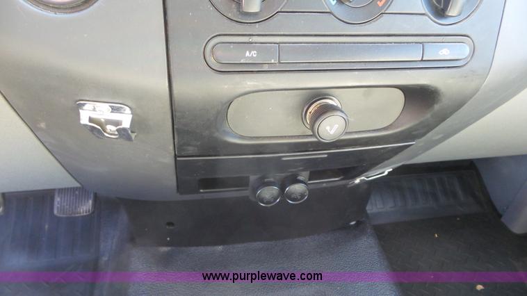 image for item K6925 2007 Ford F150 XLT SuperCab pickup truck