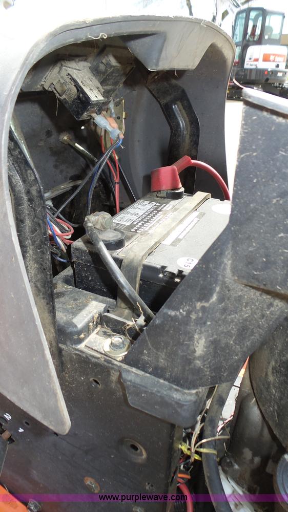 image for item K8268 Husqvarna YTH2148 lawn mower