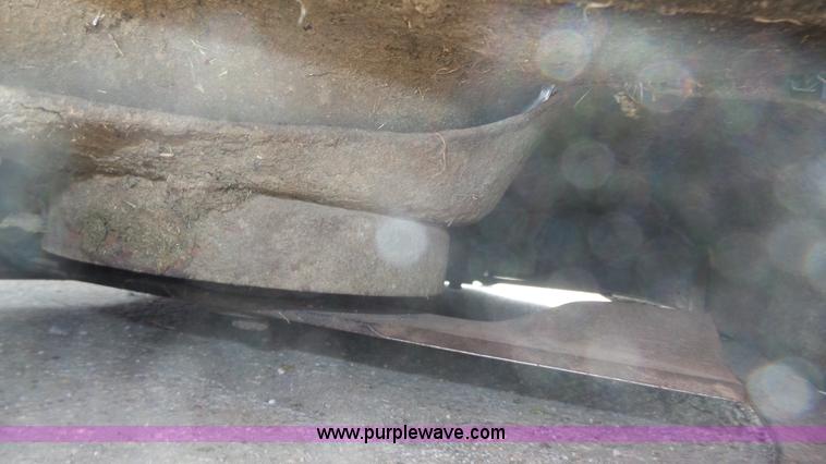 image for item K8268 Husqvarna YTH2148 lawn mower