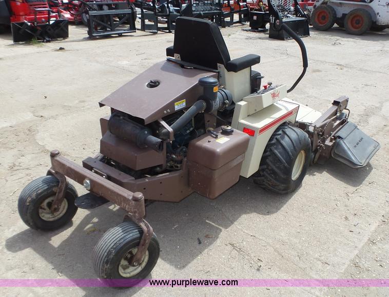image for item K8269 Grasshopper 725 ZTR lawn mower