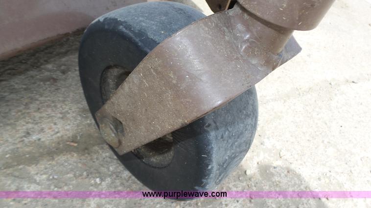 image for item K8269 Grasshopper 725 ZTR lawn mower