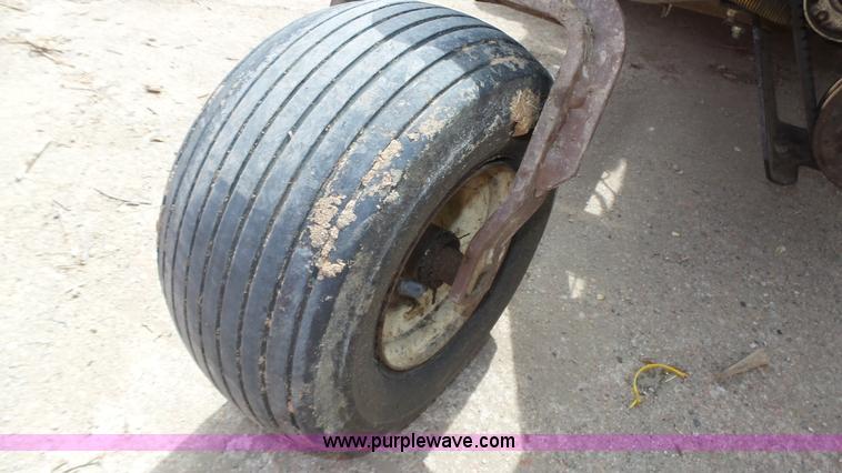 image for item K8269 Grasshopper 725 ZTR lawn mower