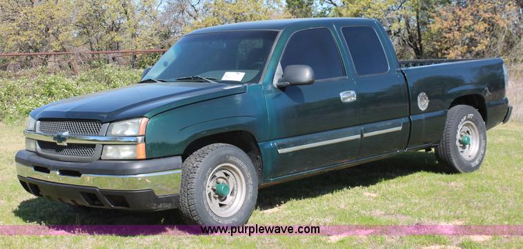 image for item K8977 2005 Chevrolet Silverado 1500 Ext. Cab pickup truck