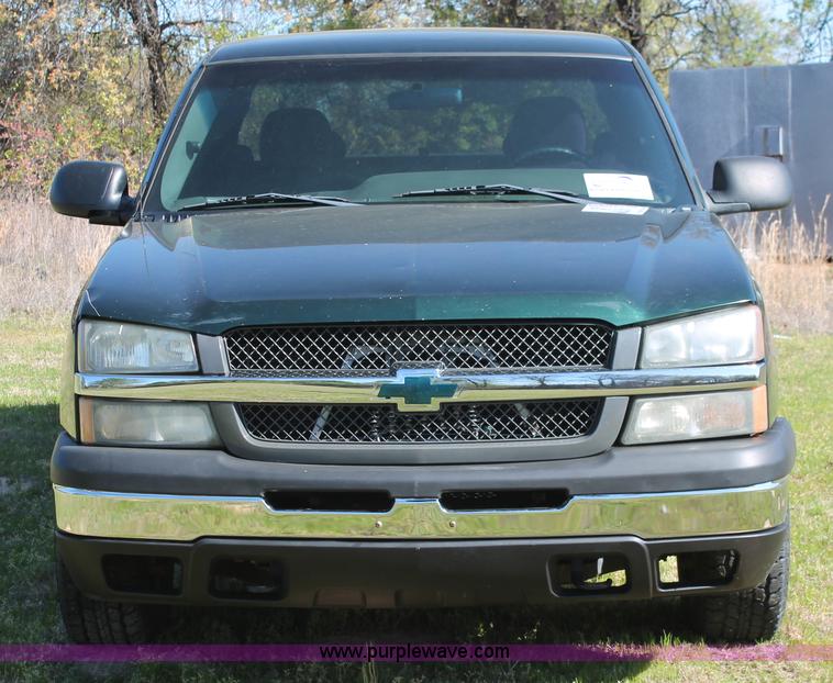image for item K8977 2005 Chevrolet Silverado 1500 Ext. Cab pickup truck