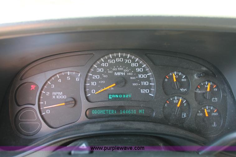 image for item K8977 2005 Chevrolet Silverado 1500 Ext. Cab pickup truck