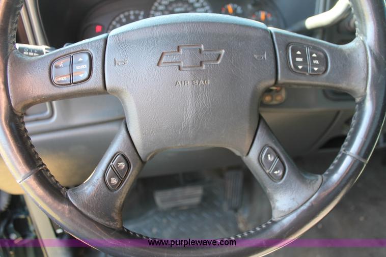 image for item K8977 2005 Chevrolet Silverado 1500 Ext. Cab pickup truck