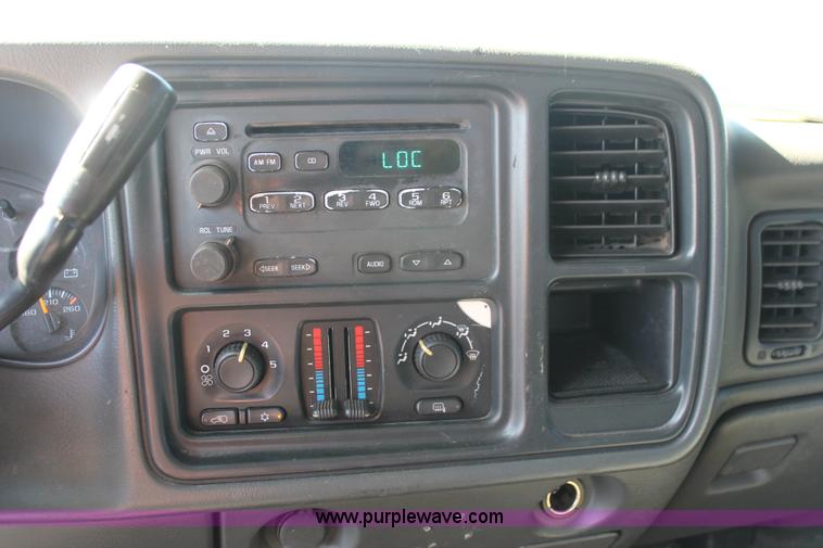 image for item K8977 2005 Chevrolet Silverado 1500 Ext. Cab pickup truck