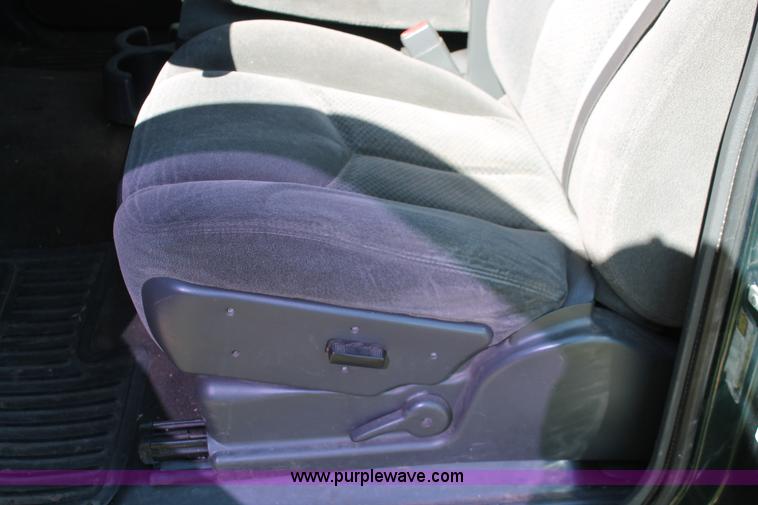 image for item K8977 2005 Chevrolet Silverado 1500 Ext. Cab pickup truck