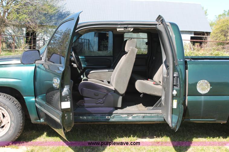 image for item K8977 2005 Chevrolet Silverado 1500 Ext. Cab pickup truck