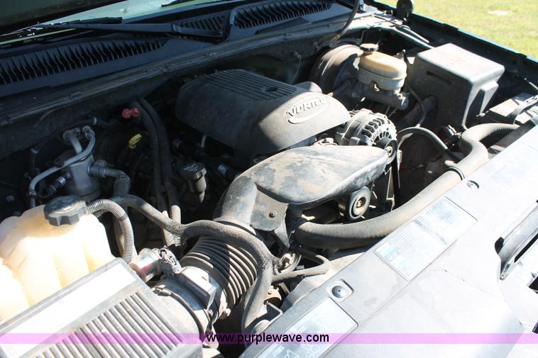 image for item K8977 2005 Chevrolet Silverado 1500 Ext. Cab pickup truck