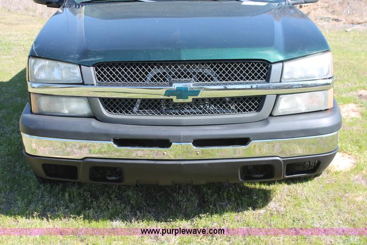 image for item K8977 2005 Chevrolet Silverado 1500 Ext. Cab pickup truck