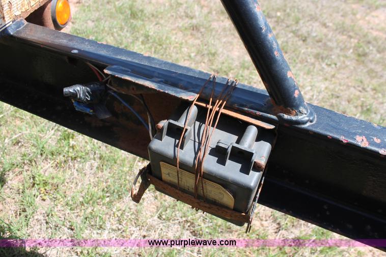 image for item K8981 2013 Top Hat pipe trailer