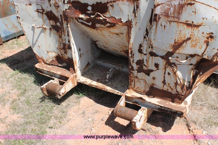 image for item K8982 Roll off container