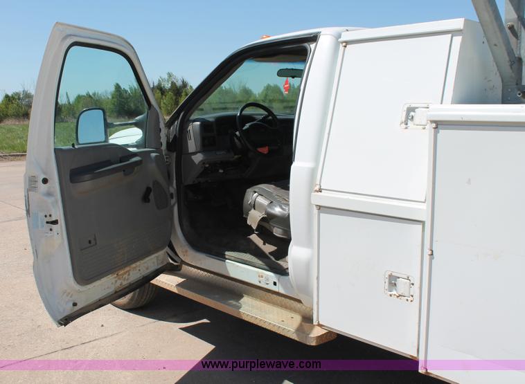 image for item K8983 1999 Ford F550 Super Duty XL service truck