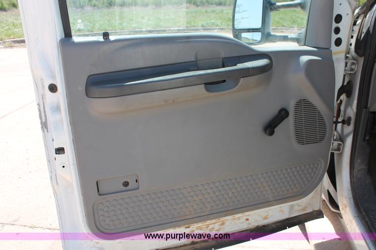 image for item K8983 1999 Ford F550 Super Duty XL service truck