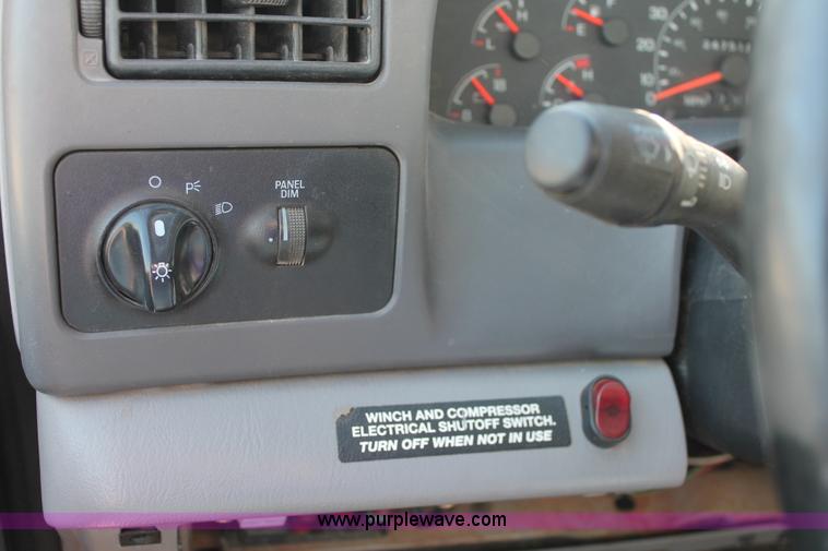 image for item K8983 1999 Ford F550 Super Duty XL service truck