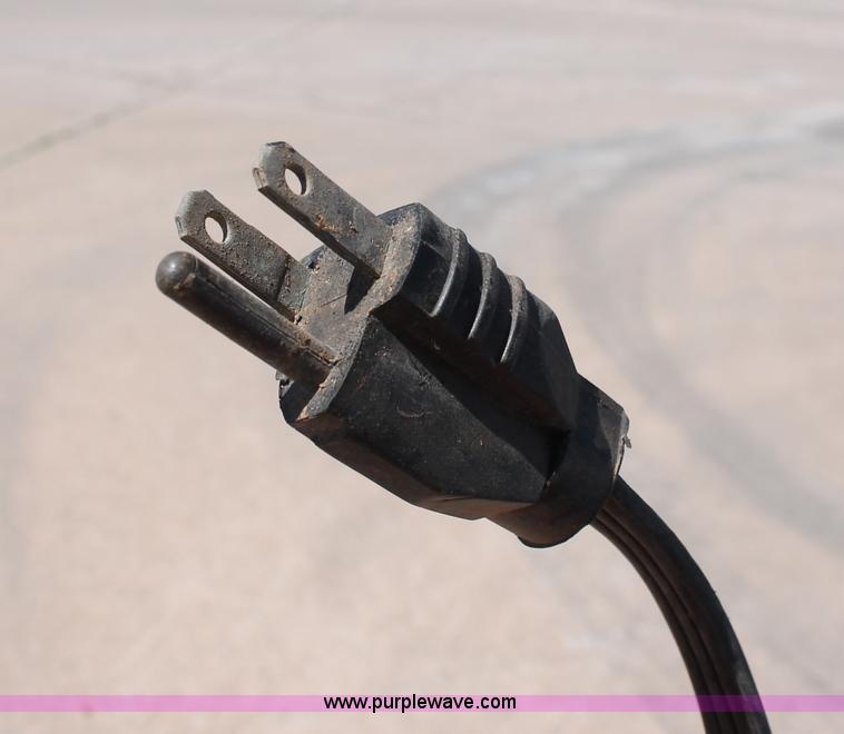 image for item K8983 1999 Ford F550 Super Duty XL service truck