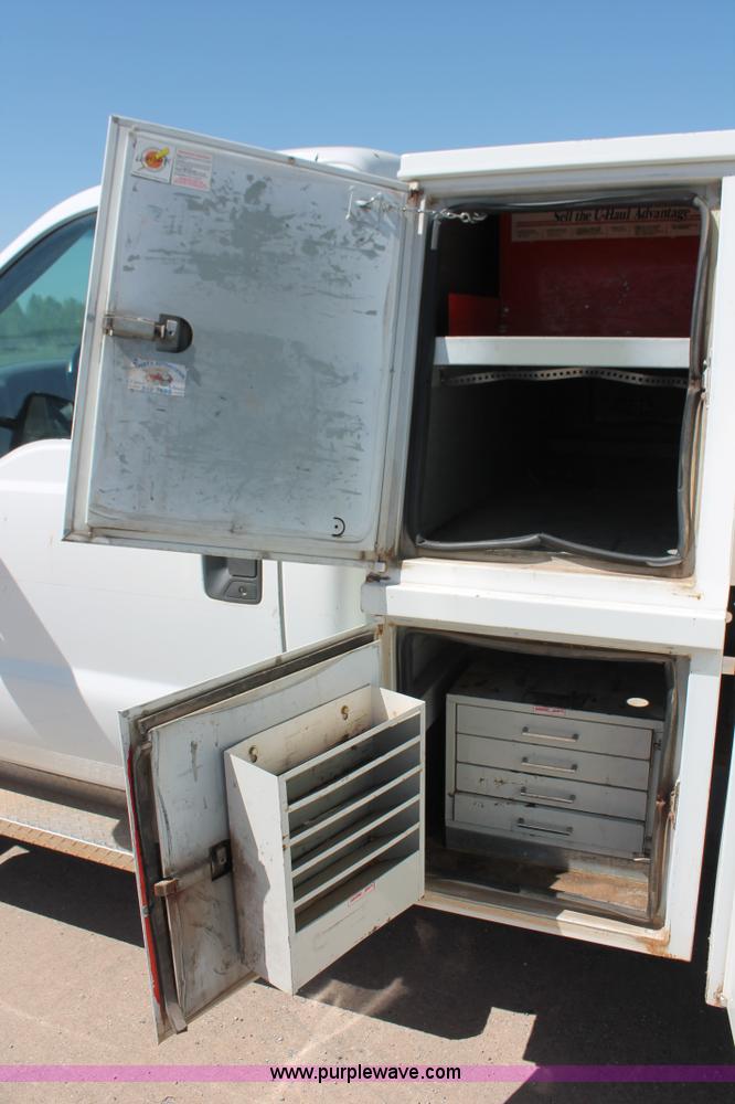 image for item K8983 1999 Ford F550 Super Duty XL service truck