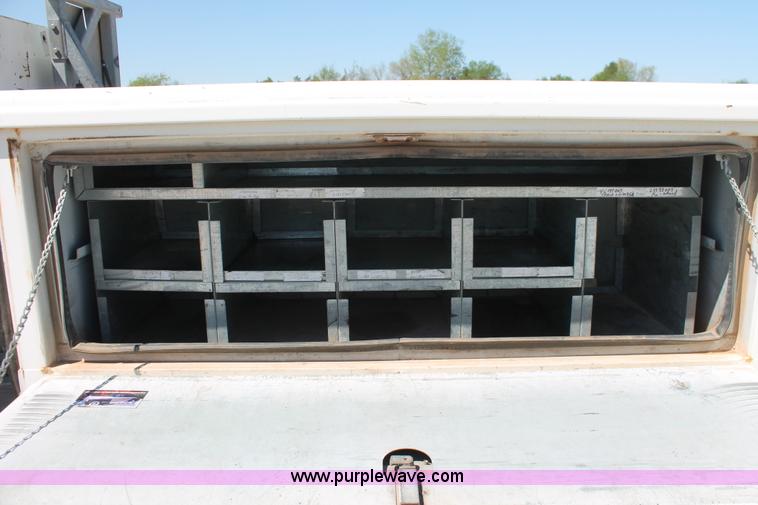 image for item K8983 1999 Ford F550 Super Duty XL service truck