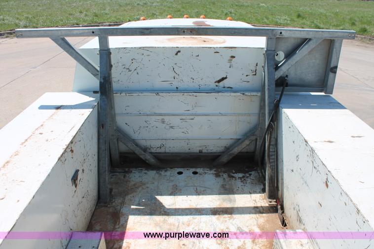 image for item K8983 1999 Ford F550 Super Duty XL service truck