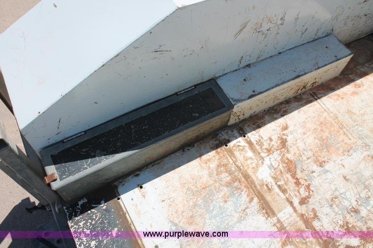 image for item K8983 1999 Ford F550 Super Duty XL service truck