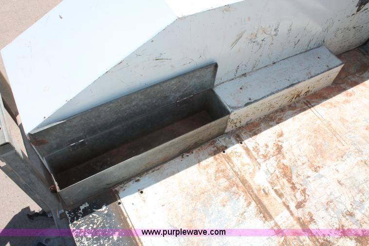 image for item K8983 1999 Ford F550 Super Duty XL service truck