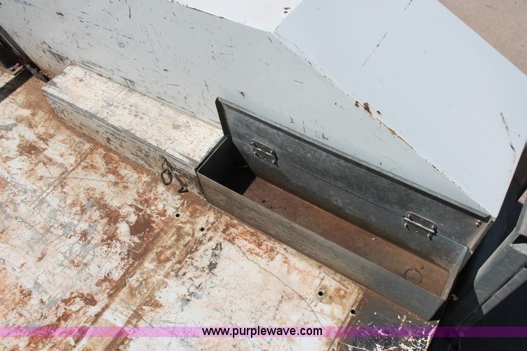 image for item K8983 1999 Ford F550 Super Duty XL service truck