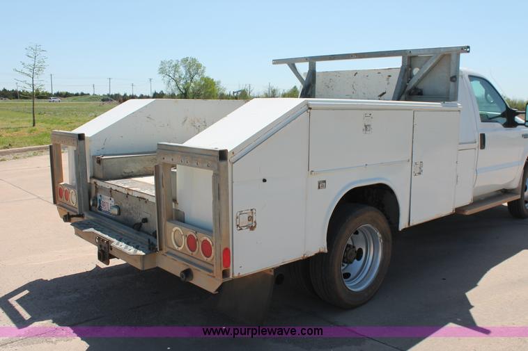 image for item K8983 1999 Ford F550 Super Duty XL service truck