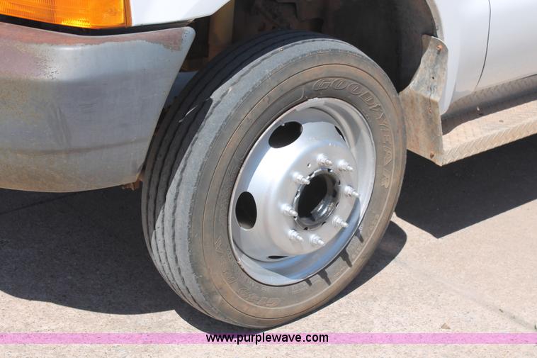 image for item K8983 1999 Ford F550 Super Duty XL service truck