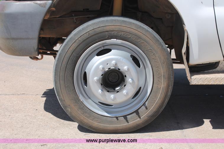 image for item K8983 1999 Ford F550 Super Duty XL service truck