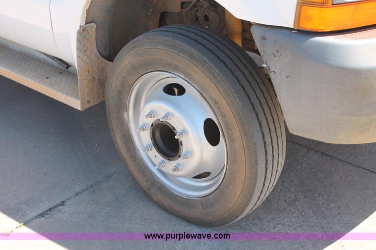 image for item K8983 1999 Ford F550 Super Duty XL service truck