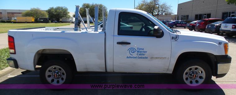 image for item L1530 2008 GMC Sierra 1500 pickup truck
