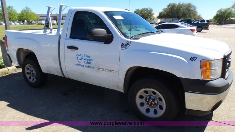 image for item L1530 2008 GMC Sierra 1500 pickup truck