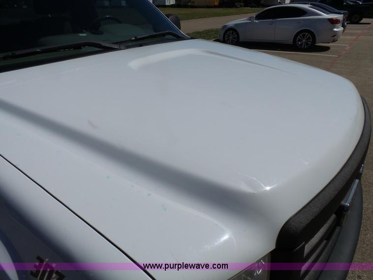 image for item L1530 2008 GMC Sierra 1500 pickup truck