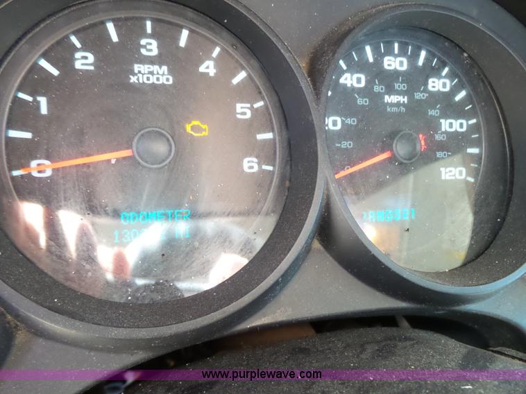 image for item L1530 2008 GMC Sierra 1500 pickup truck