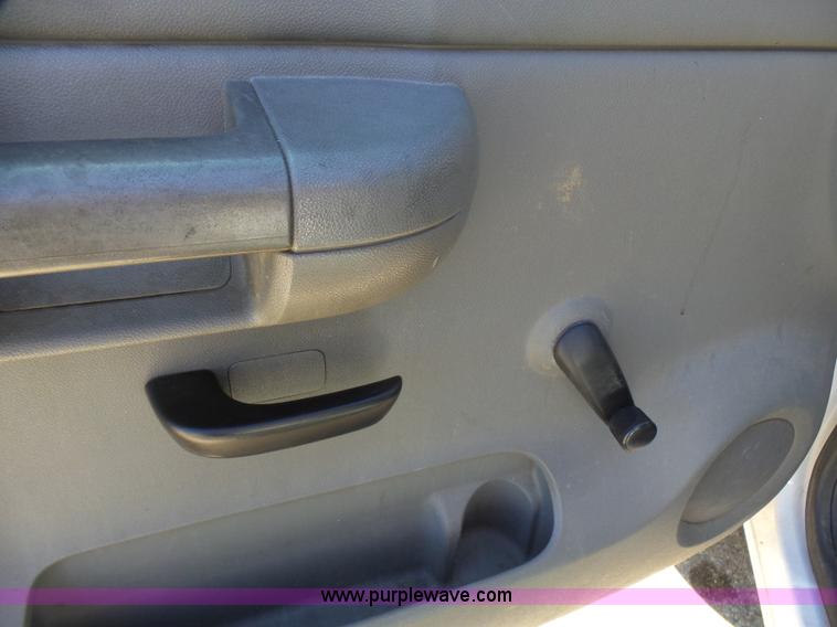 image for item L1530 2008 GMC Sierra 1500 pickup truck