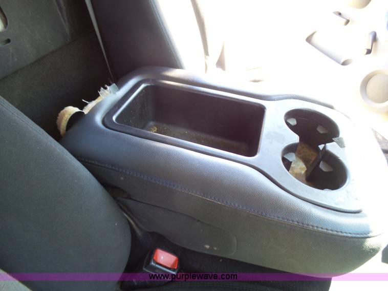 image for item L1530 2008 GMC Sierra 1500 pickup truck