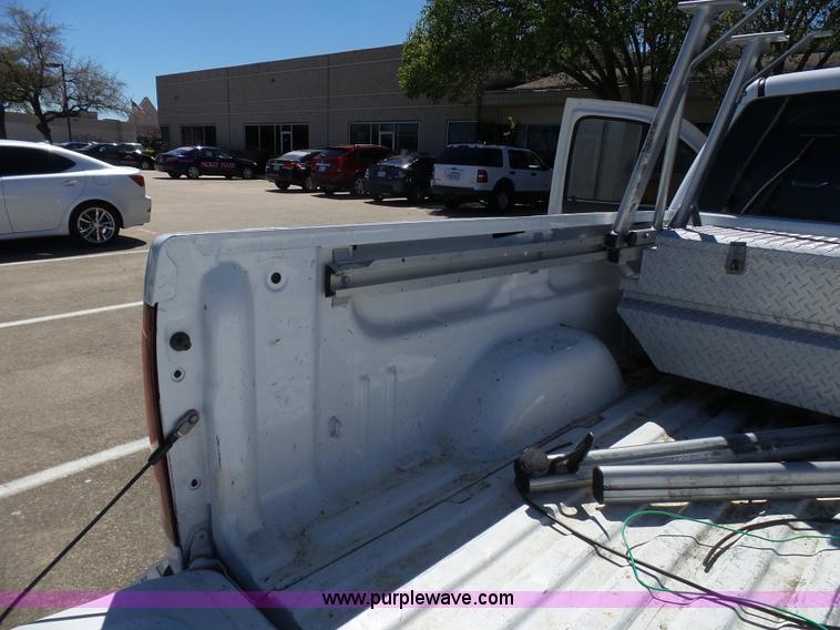 image for item L1530 2008 GMC Sierra 1500 pickup truck