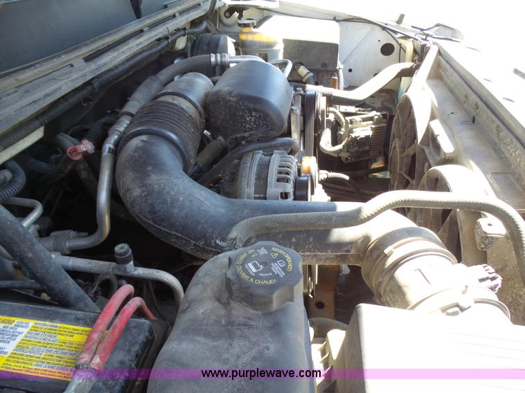 image for item L1530 2008 GMC Sierra 1500 pickup truck