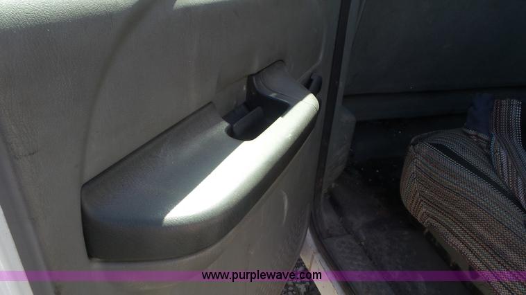 image for item L2161 2005 Ford F450 Super Duty utility truck