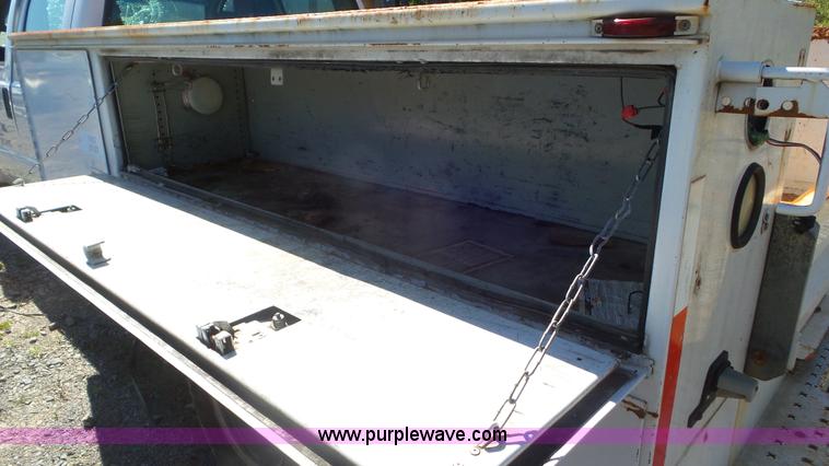 image for item L2161 2005 Ford F450 Super Duty utility truck